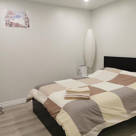 Perfect Location Comfort Private House Lower Level 2 Bedroom Unit Mississauga Exterior photo